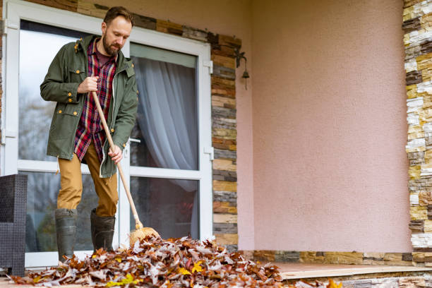 Best Construction Debris Removal  in Manistee, MI